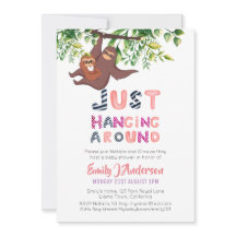 Mama luiaard hangt gewoon rond roze babymeisje