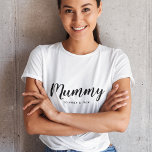 mama | Modern Mum Kinder namen Moederdag<br><div class="desc">Eenvoudig,  stijlvol "Mummy" ontwerp op maat in moderne minimalistische typografie die gemakkelijk kan worden gepersonaliseerd met kinder namen of uw eigen speciale boodschap. Het perfecte cadeau voor een nieuwe mama,  moederdag,  mama's verjaardag of gewoon omdat!</div>