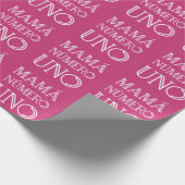 Mamá Número Uno Trendy Typografie op donkerroze Cadeaupapier (Hoek)