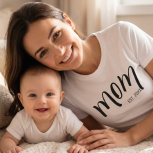 Mama Opgericht Zwart Schrift Aangepast Jaar Nieuwe T-shirt