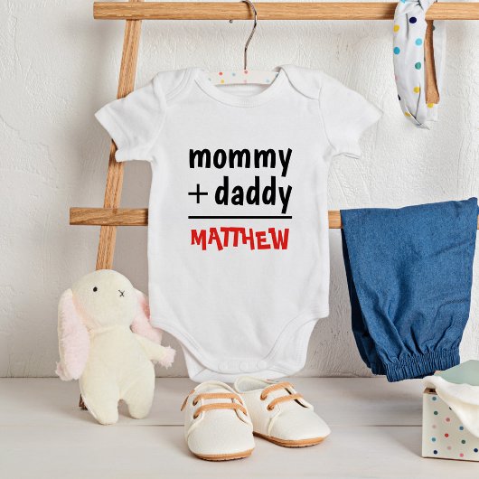 mama papa baby jongensnaam rode tekst Baby shower Romper
