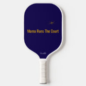 Mama Runs The Court Personalized Pickleball Mom Paddle (Voorkant)