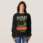 Mama van de Birthday Boy Dinosaur Raptor Funny Trui (Voorkant volledig)