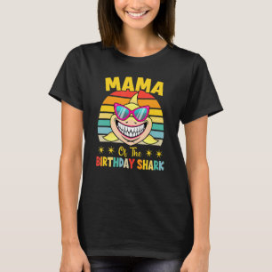 Mama van de familie van de haaien die Birthda afst T-shirt
