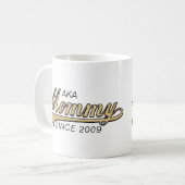 Mammie mok "AKA Mammie sinds..." (Voorkant links)