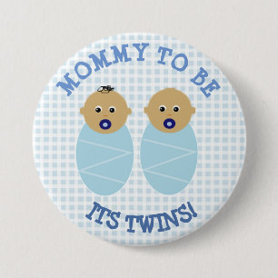 Mammie om tweekleppige Button met blauw Baby showe
