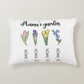 Mam's bloemtuin met vier gepersonaliseerde namen accent kussen