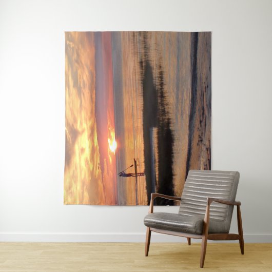 Man aan de waterraad op zonsondergang bij Kaapskui Wandkleed (In situ)