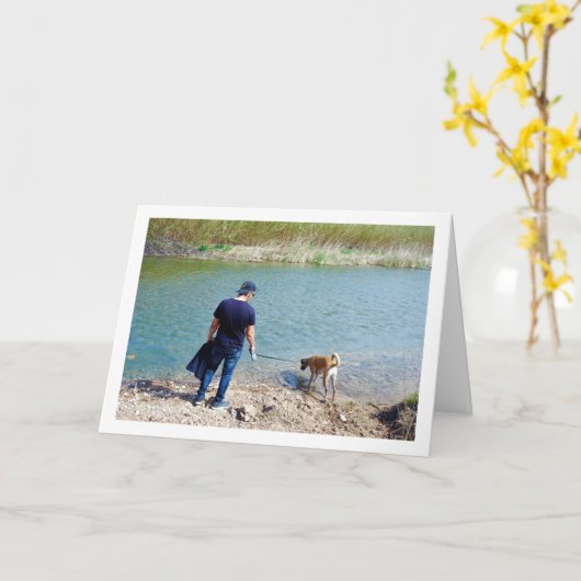 Man bij River with Dog Kaart (Gele Bloem)