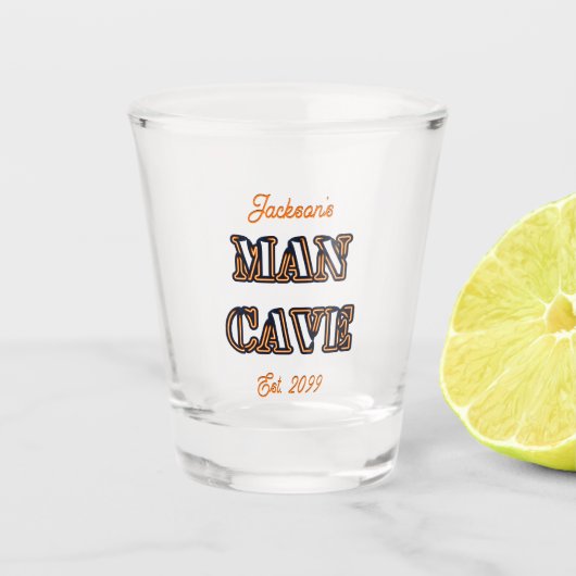 Man Cave Burned Text Effect Shot Glass Drinkware Glas (Voorkant)
