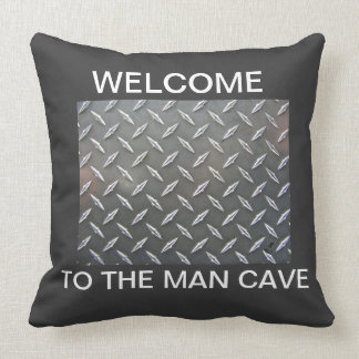 MAN CAVE PILLOW KUSSEN
