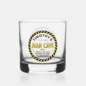 Man Cave Sign Attentie Tape Rocks Whisky Glas (Achterkant)