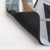 Man dat vrouwen helpt bij gewichten muismat (Hoek)