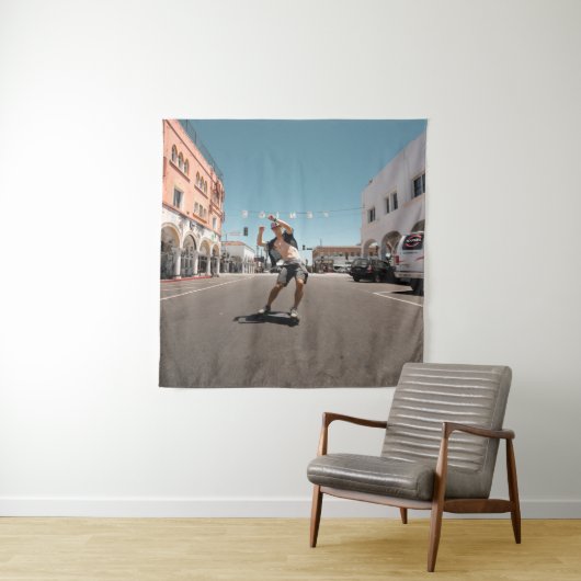 Man die skateboard speelt wandkleed (In situ)