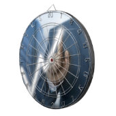 Man draws stock price touchscreen concept dartbord (Voorkant Rechts)