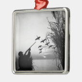 Man Duck Hunting Metalen Ornament (Links)