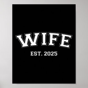 Man en vrouw Est 2025 net getrouwd met huwelijksre Poster