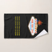 Man geeft uw merkwaardige gebarentaal een aangepas bad handdoek (Handdoek)