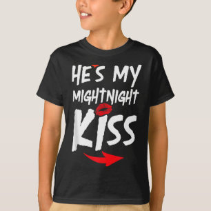 Man Hij Is Mijn Middernacht Kus Gelukkig Nieuwjaar T-shirt