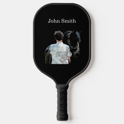 Man Holding Paard Dark Pickleball Paddle (Voorkant)