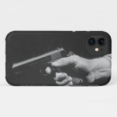 Man Holding Pistool Case-Mate iPhone Case (Achterkant (horizontaal))
