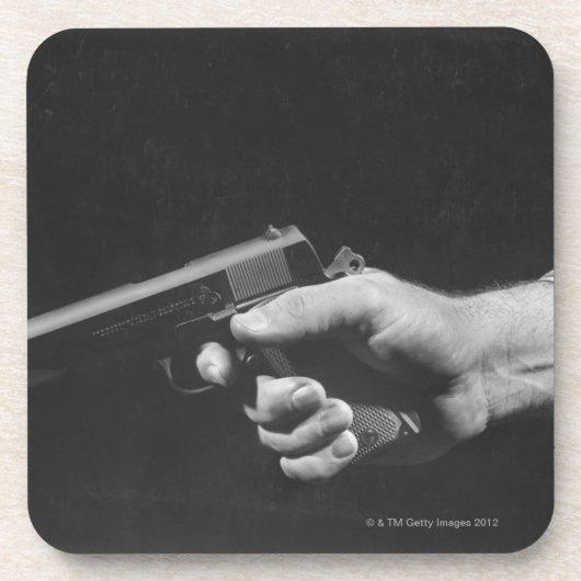 Man Holding Pistool Onderzetter (Voorkant)