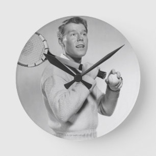 Man Holding Tennis Racket Ronde Klok
