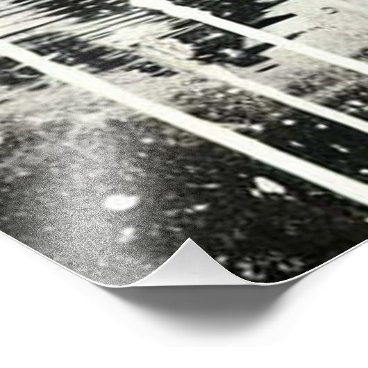 Man houdt zijn hoofd in zijn handpalmen, zwart en  foto afdruk (Hoek)