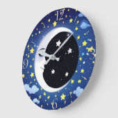 Man in de maan op een sterrenachtergrond grote klok (Hoek)