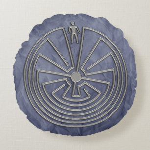 MAN IN DE MAZE zilver + uw achtergrond Rond Kussen