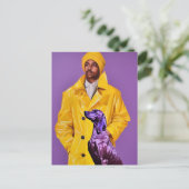 Man in een gele regenjas met een Paarse hond Briefkaart (Staand voorkant)