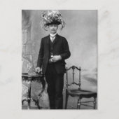 Man in een Suit die het Pet van een vrouw leidt Briefkaart (Voorkant)