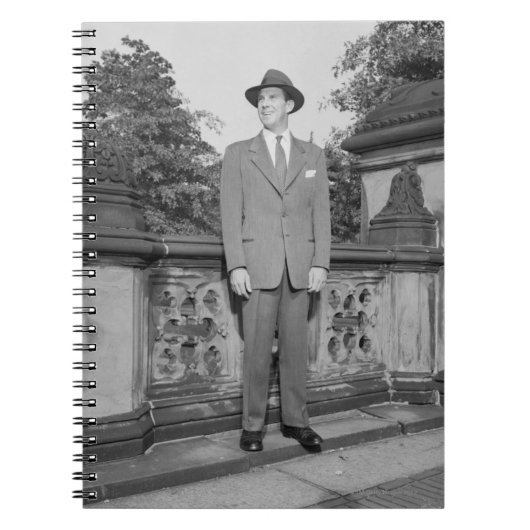 Man in Pet Notitieboek (Voorkant)