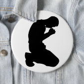 MAN IN PRAYER RONDE BUTTON 6,0 CM (In situ)