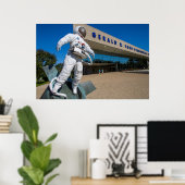 Man in ruimtescuptuur poster (Thuiskantoor)