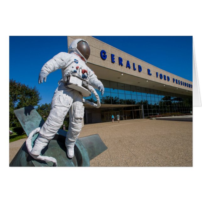 Man In Space Beeldhouwwerk (Voorkant Horizontaal)