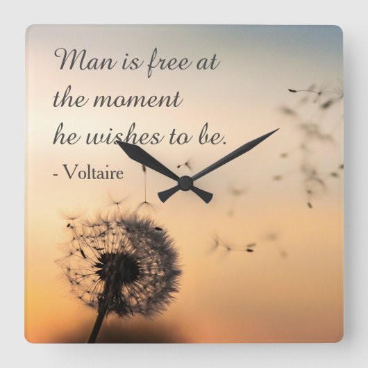 Man is Free Voltaire Quote Vierkante Klok (Voorkant)