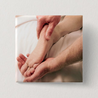Man Massaging Male Foot Vierkante Button 5,1 Cm