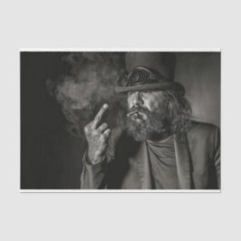 Man met baard vloeken tissuepapier