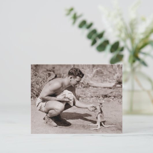Man met Baby Kangaroo Briefkaart (Staand voorkant)