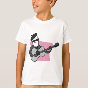 Man met baret die akoestische gitaar speelt t-shirt