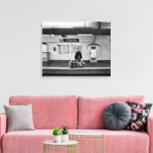 Man met boodschappentassen in de metro (Chatelet) Canvas Afdruk (Insitu (Woonkamer))