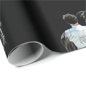 Man met donkerbruinkarton voor het vasthouden van cadeaupapier (Rol Hoek)