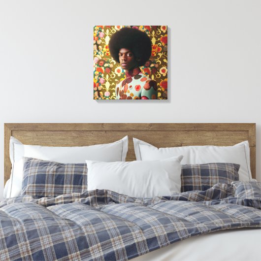 Man met een afro voor een florale wal canvas afdruk (Insitu (Slaapkamer))