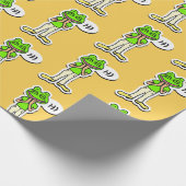 Man met glimlachende kikker op gele AI Art Cadeaupapier (Hoek)