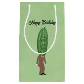 Man met grote augurk hoofd verrast gezicht groen klein cadeauzakje (Voorkant)