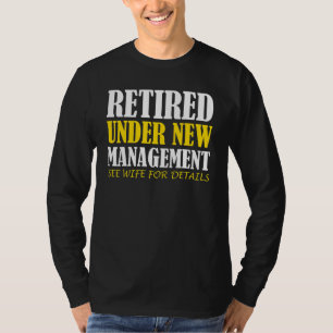 Man met pensioen onder nieuwe leiding zie vrouw vo t-shirt