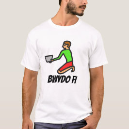 Man met soepkom en Welsh text bwydo fi T-shirt