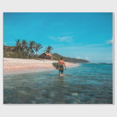 Man met surf in waterlichaam cadeaupapier (Vlak)