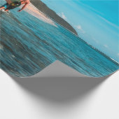 Man met surf in waterlichaam cadeaupapier (Hoek)